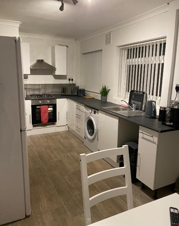Cosy 3 Bedroom House, Free Parking & Wifi Nottingham Exterior photo